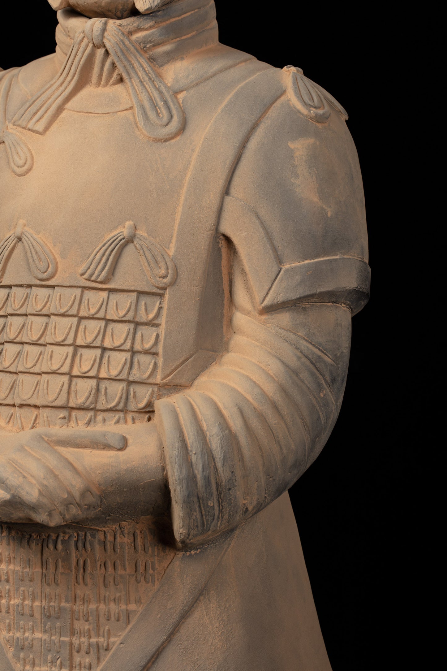 1.2M General - CLAYARMY-Majestic Authority: Explore the majestic authority embodied in the 1.2M General replica, highlighting meticulous sculpting of historical uniforms and accessories.