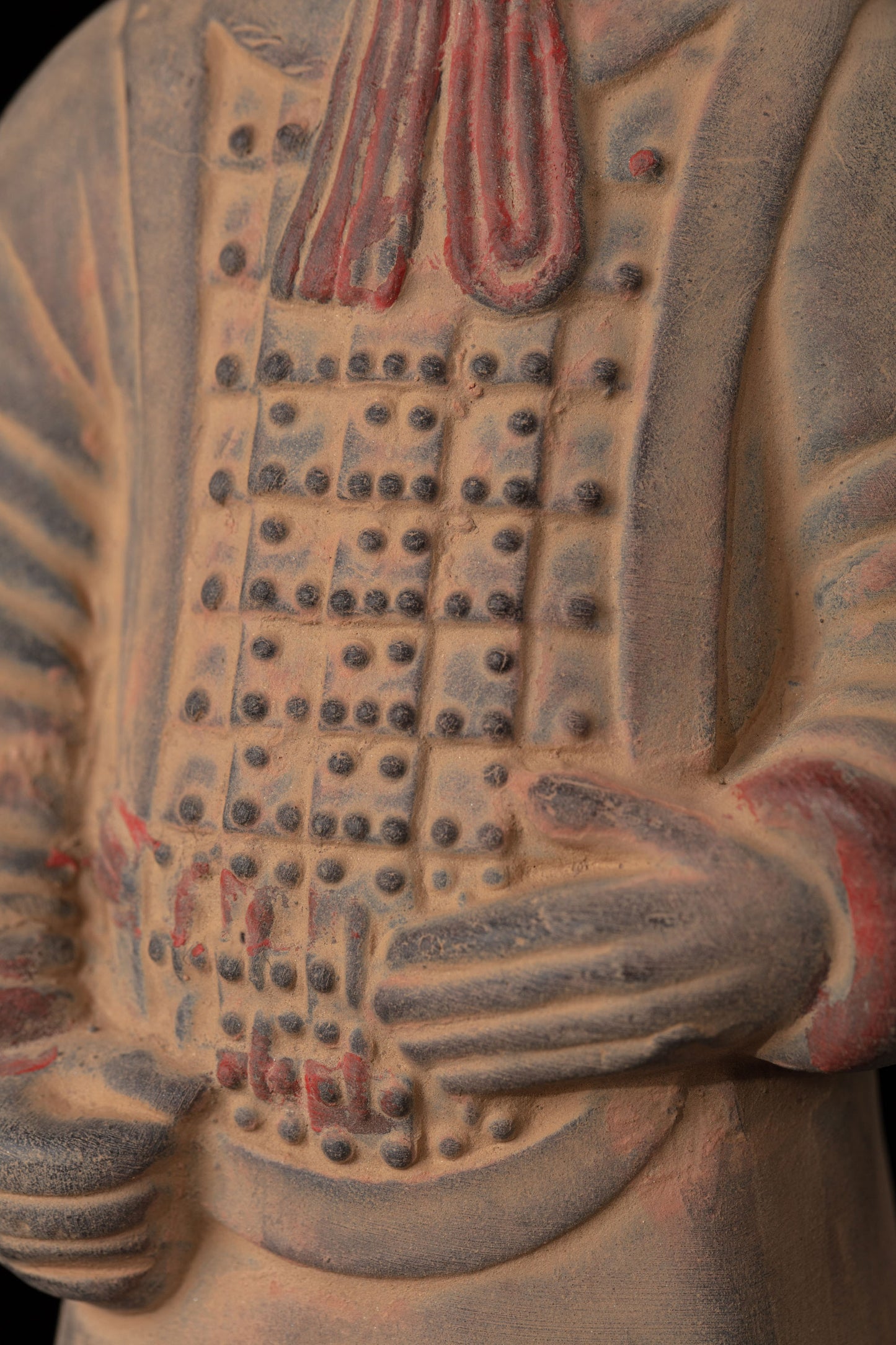20CM Painted Officier - CLAYARMY-Exquisite patterns and designs painted on the armor of the 20CM Painted Officer are showcased in this image.