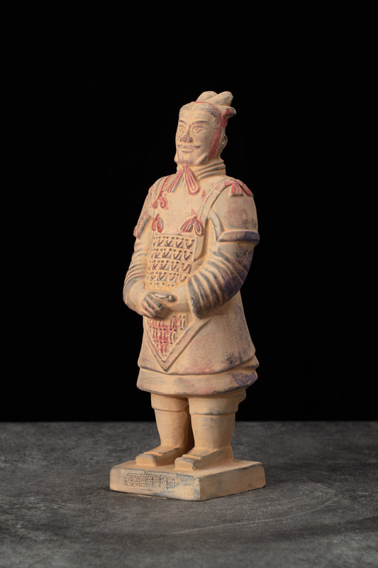 20CM Painted General - CLAYARMY-Colorful Accents: Side profile of the 20CM Painted General, revealing colorful accents in the paintwork, adding a touch of vibrancy to the figurine.