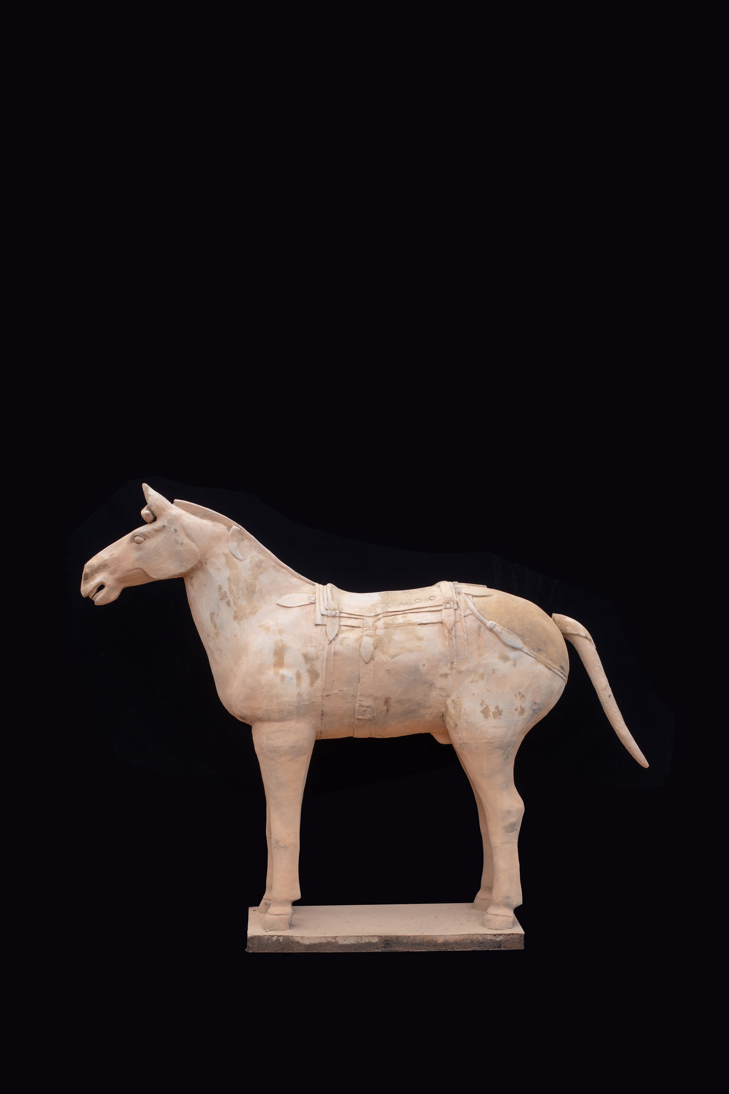 1.8M Horse - CLAYARMY -Side profile showcasing the grand proportions and lifelike features of our 1.8M Clayarmy Terracotta Horse.