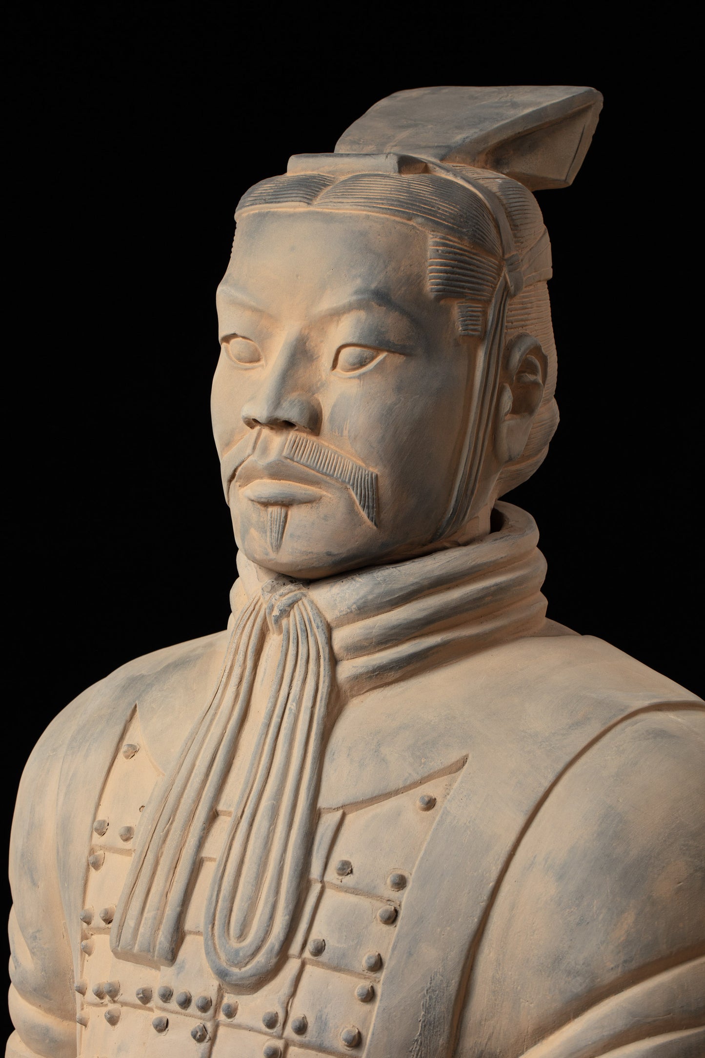 1.8M Officier - CLAYARMY-Close-up view of the intricate facial details and expression of the 1.8M Officer.