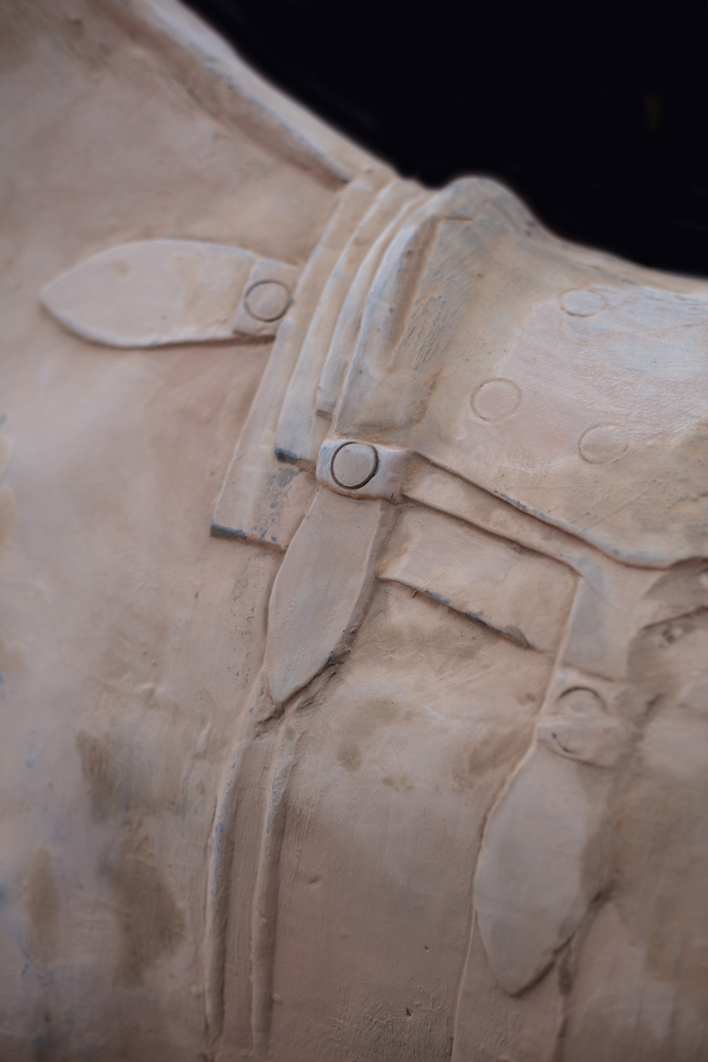 1.8M Horse - CLAYARMY -Close-up detail of Clayarmy's 1.8M Terracotta Horse – Exemplary craftsmanship in rich yellow-brown clay.