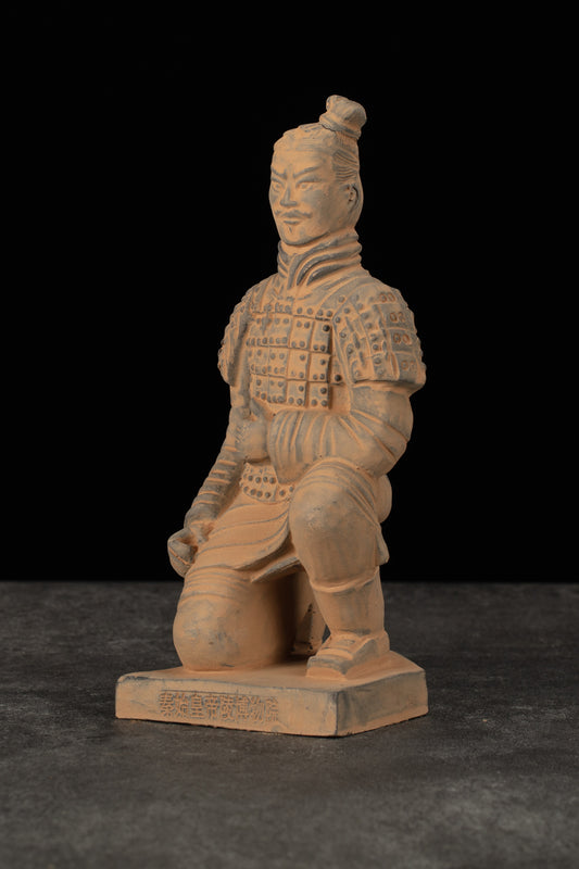 20CM Kneeling Archer - CLAYARMY-Side profile showcasing the dynamic pose and hand-painted features of the 20CM Kneeling Archer.