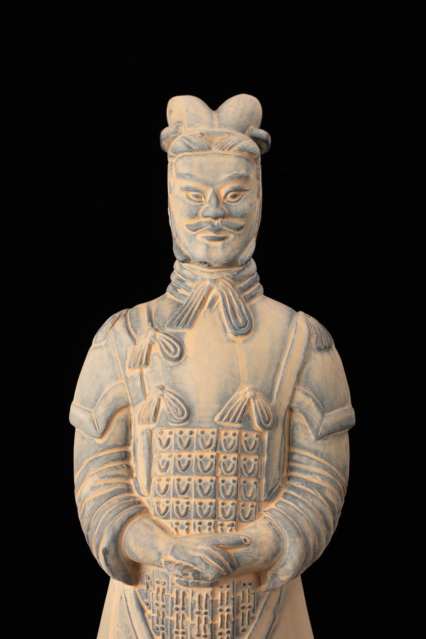 35CM General - CLAYARMY-Sculpted Facial Authority: Witness the sculpted facial authority of the 35CM General figurine, capturing realistic expressions that exude command and experience.