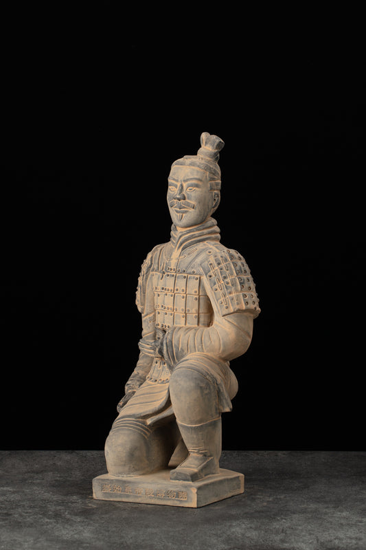 45CM Kneeling Archer - CLAYARMY-Front view of the 45CM Kneeling Archer figurine, showcasing detailed facial features and hand-painted armor.