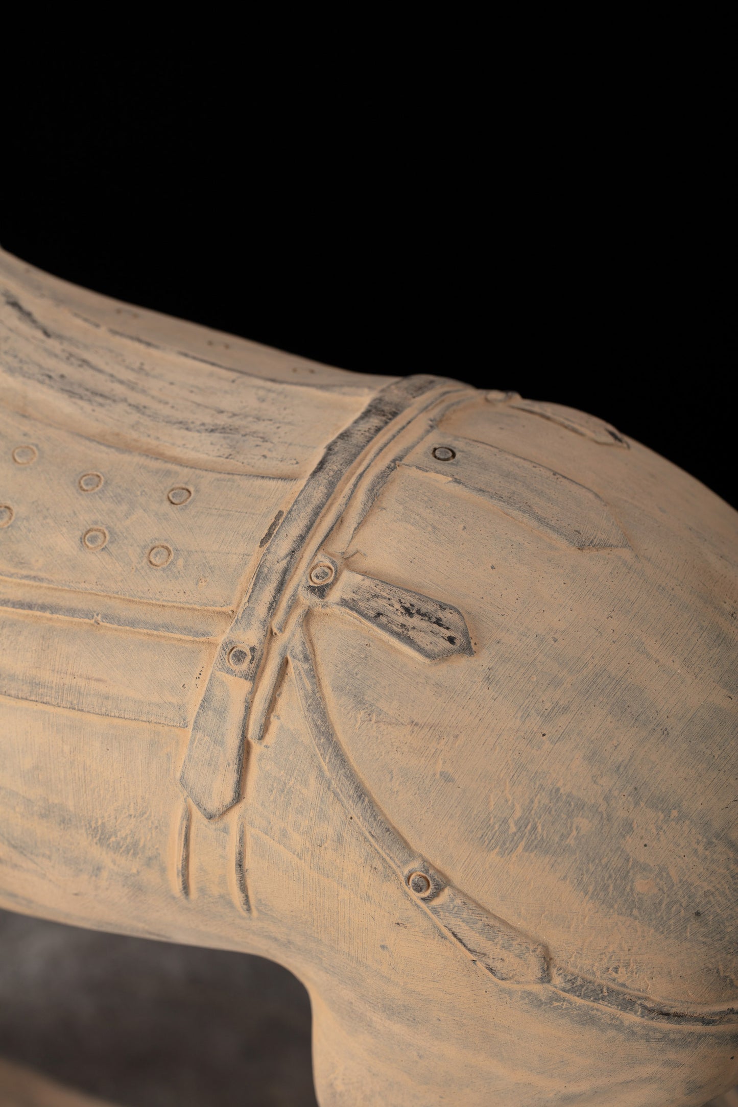 55CM Horse - CLAYARMY -Close-up of the saddle adornments, adding an extra layer of sophistication to our 55CM Clayarmy Terracotta Horse.