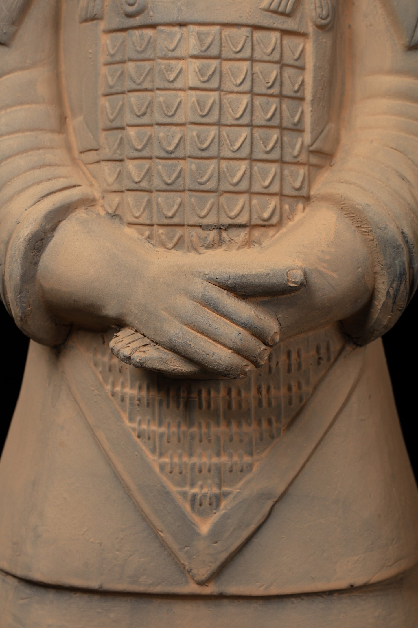 70CM General - CLAYARMY-Seasoned Leadership: Close-up of the 70CM General figurine, depicting seasoned leadership with hands poised in a strategic position, embodying vast command experience.