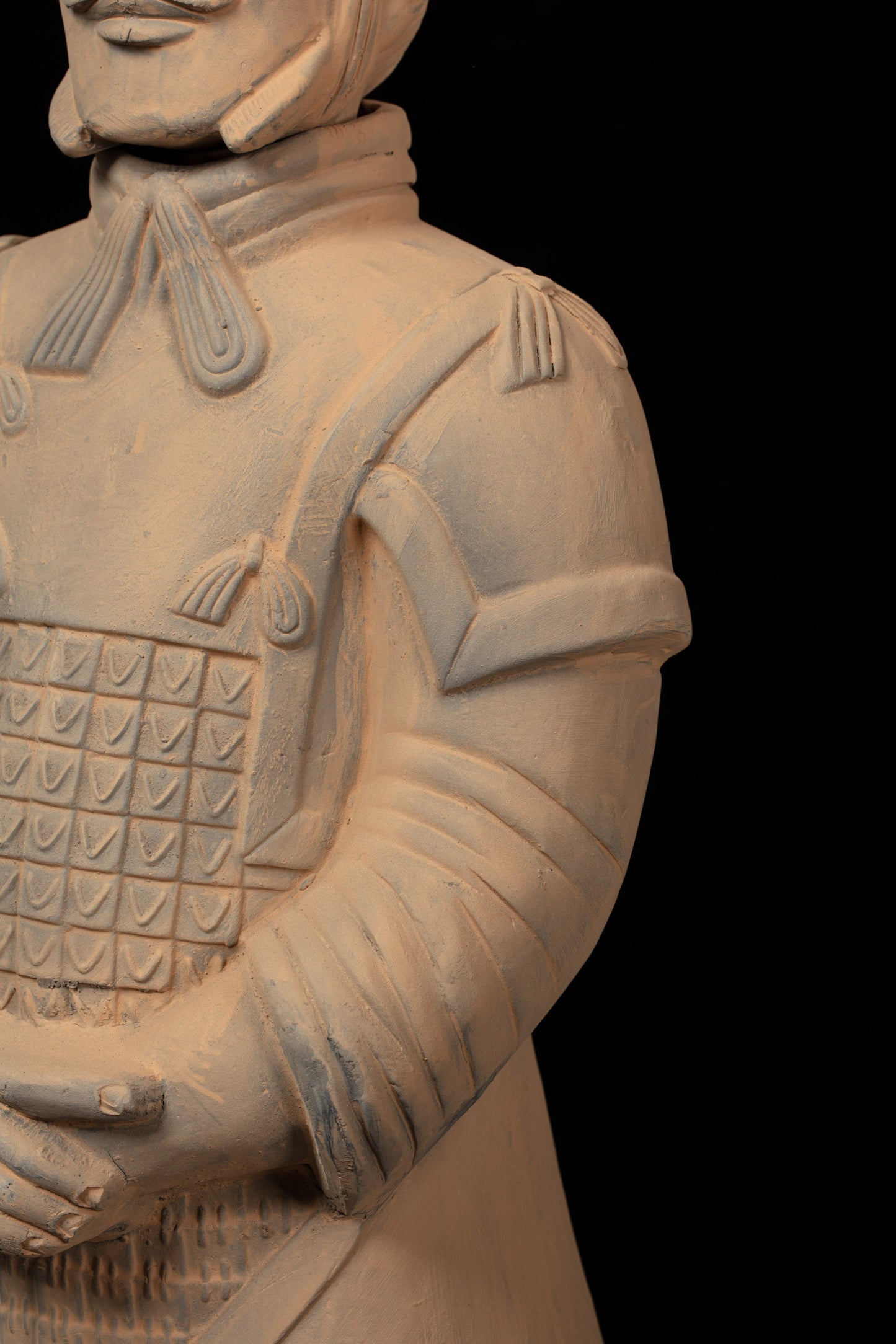 70CM General - CLAYARMY-Military Precision: Detailed perspective of the 70CM General, showcasing military precision in the sculpted details of armor and accessories.