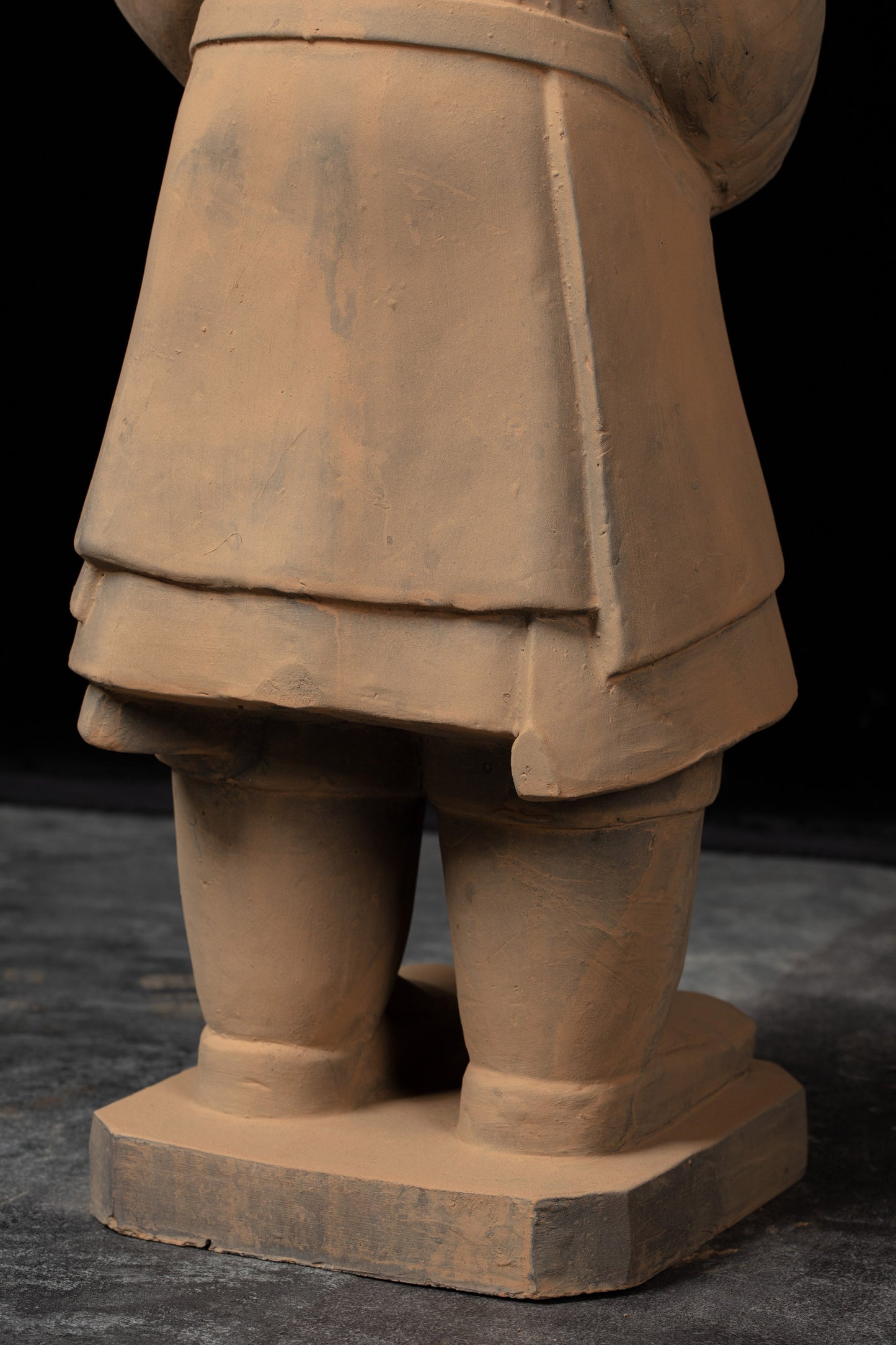 70CM General - CLAYARMY-Elegant Sword Detailing: Close-up of the 70CM General's sword, featuring elegantly sculpted details that enhance the authenticity of the figurine's weaponry.