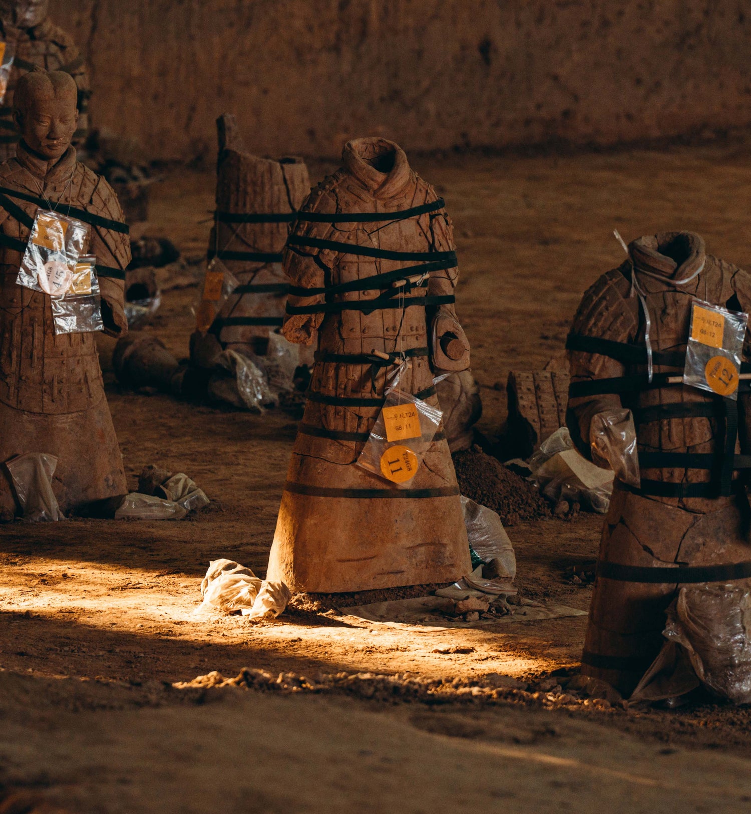 Clayarmy-terracotta army-Own a piece of Emperor Qin's legacy through ClayArmy's reproductions. Journey through time, immerse yourself in the history and artistry of ancient China, and let the Terracotta Warriors be your unique time-traveling companions.