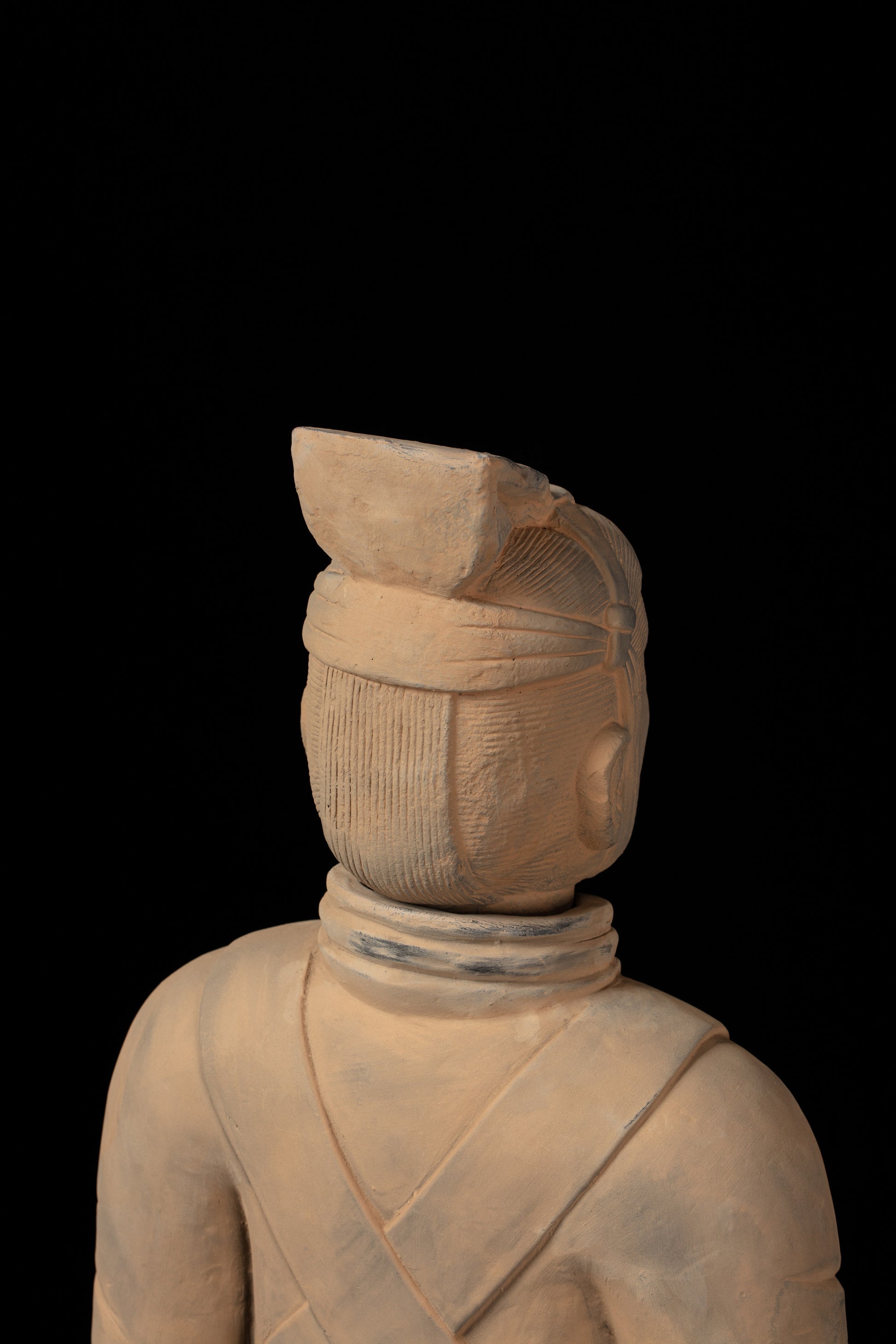 1.2M Officier - CLAYARMY-Composite image featuring various angles and details of the 1.2M Clayarmy Officer.