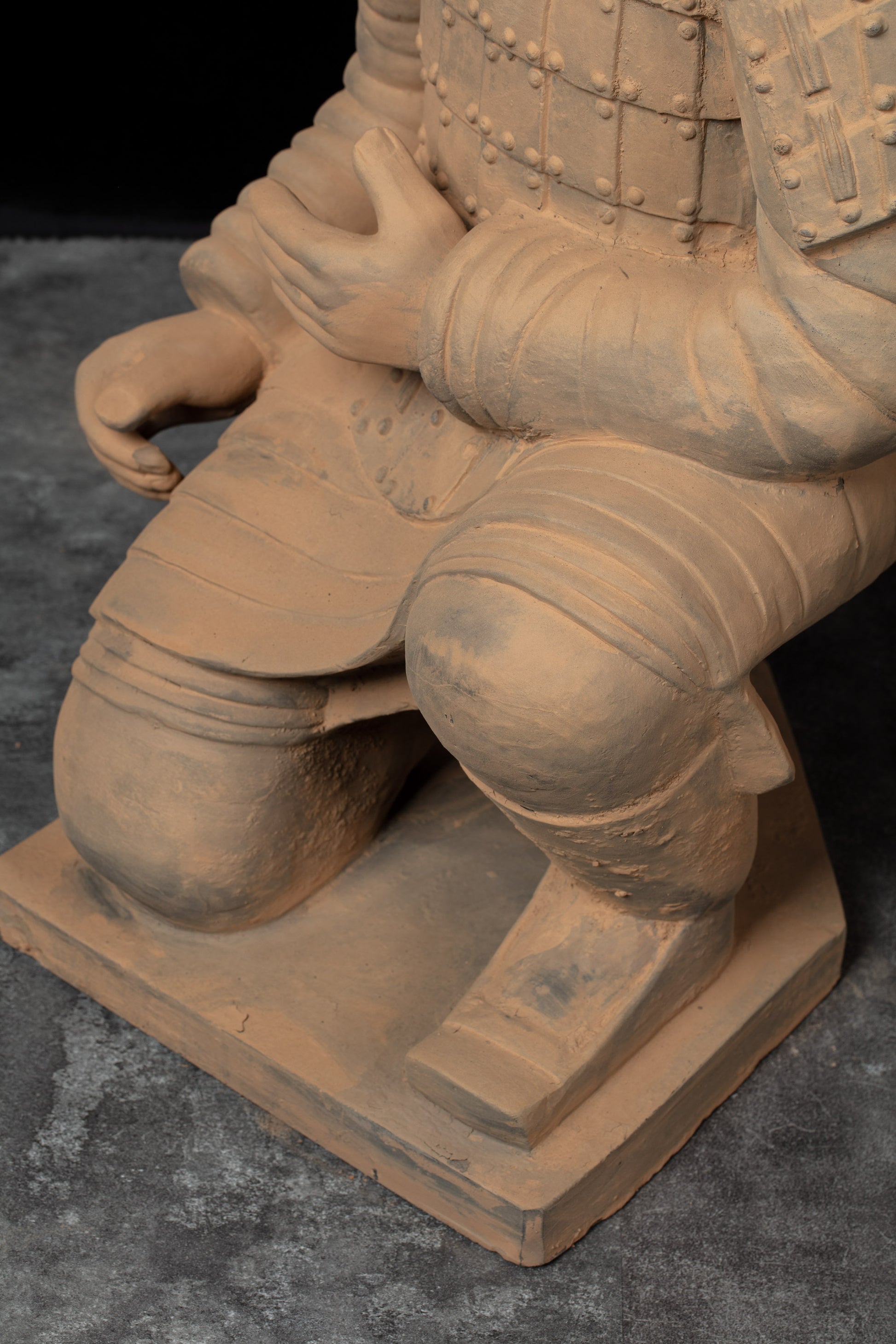 1.2M Kneeling Archer - CLAYARMY-Aerial view emphasizing the proportions and design elements of the 1.2M Kneeling Archer.