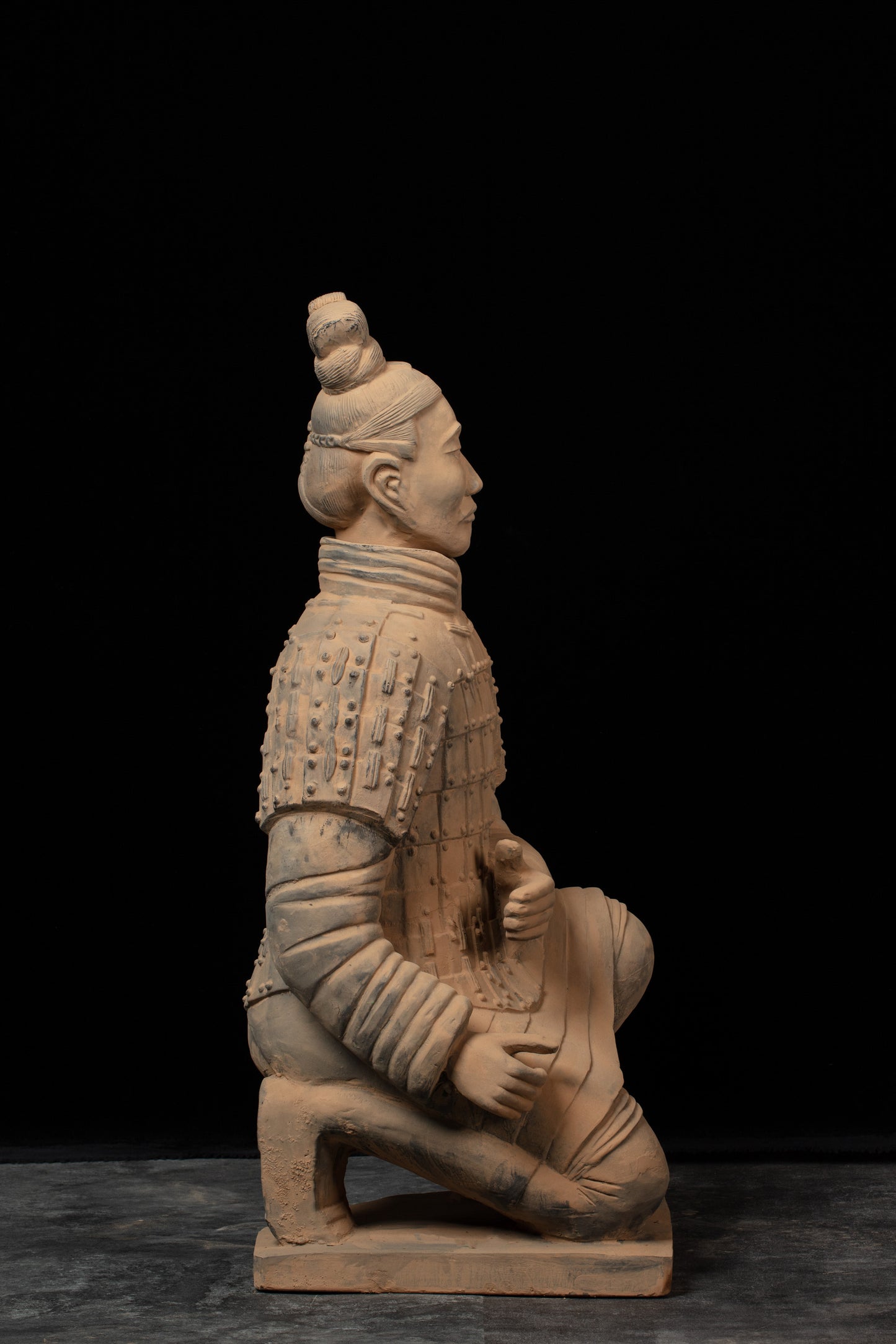 1.2M Kneeling Archer - CLAYARMY-Side angle highlighting the unique pose and meticulous details of the 1.2M Kneeling Archer.
