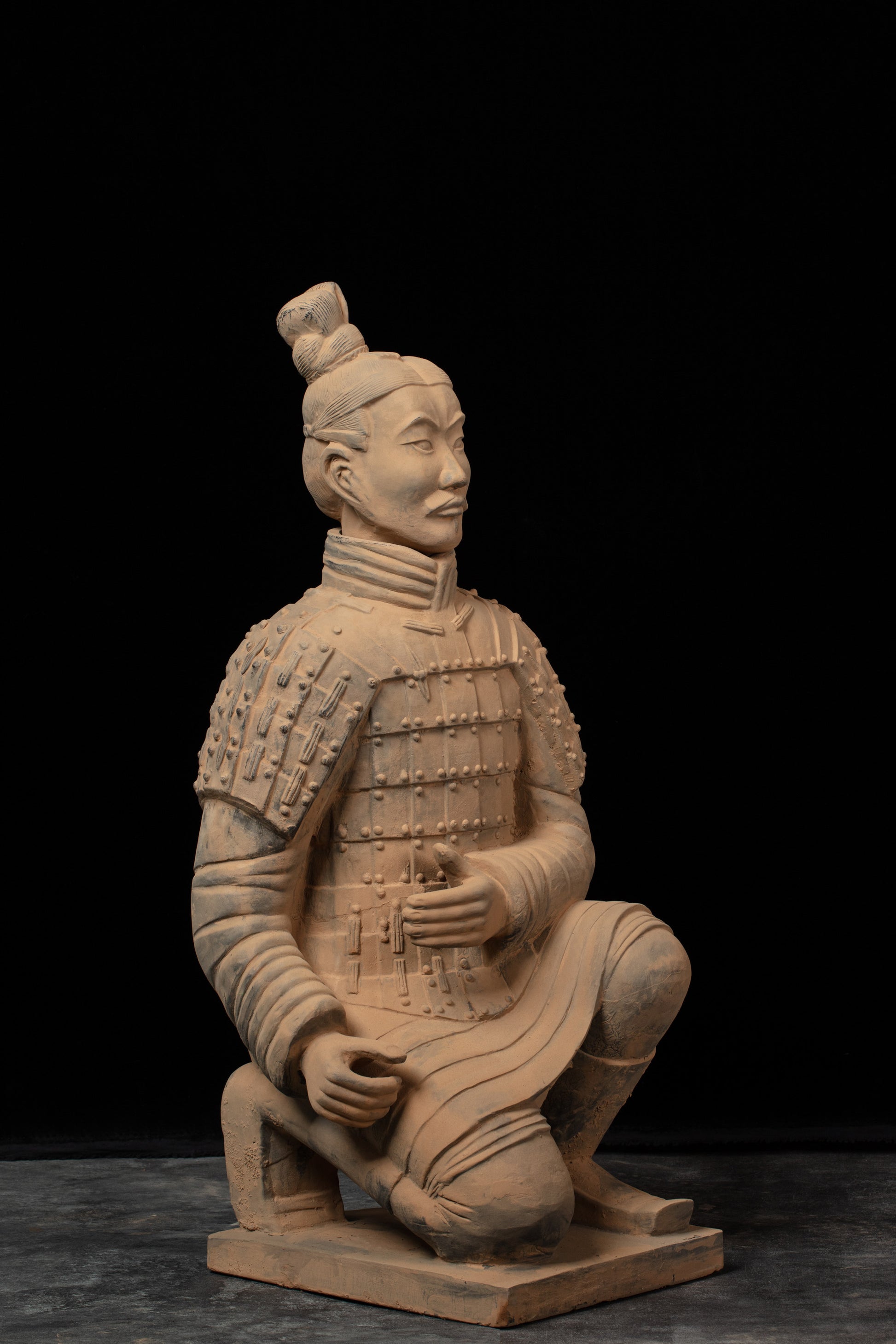 1.2M Kneeling Archer - CLAYARMY-Unique angle highlighting the overall composition and craftsmanship of the 1.2M Kneeling Archer.