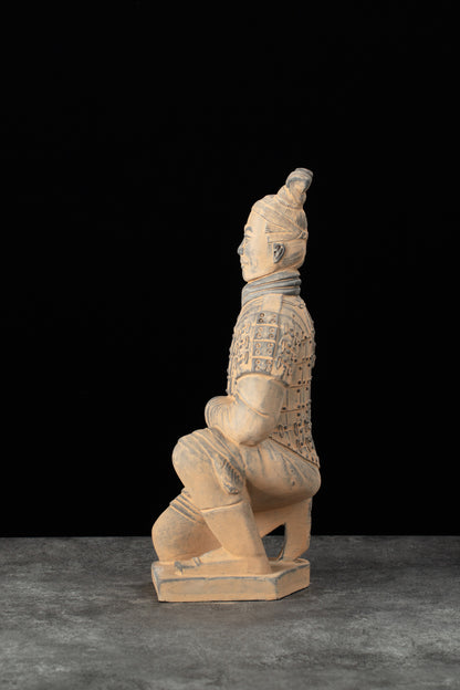 35CM Kneeling Archer - CLAYARMY-Side profile showcasing the dynamic pose and hand-painted features of the 35CM Kneeling Archer.