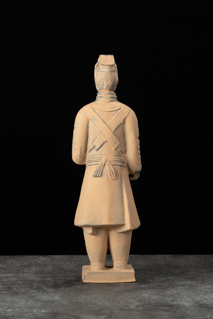 35CM Officier - CLAYARMY-Back view highlighting the long crown and layered jacket of the 35CM Officer.
