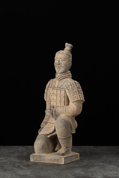 45CM Kneeling Archer - CLAYARMY-Front view of the 45CM Kneeling Archer figurine, showcasing detailed facial features and hand-painted armor.