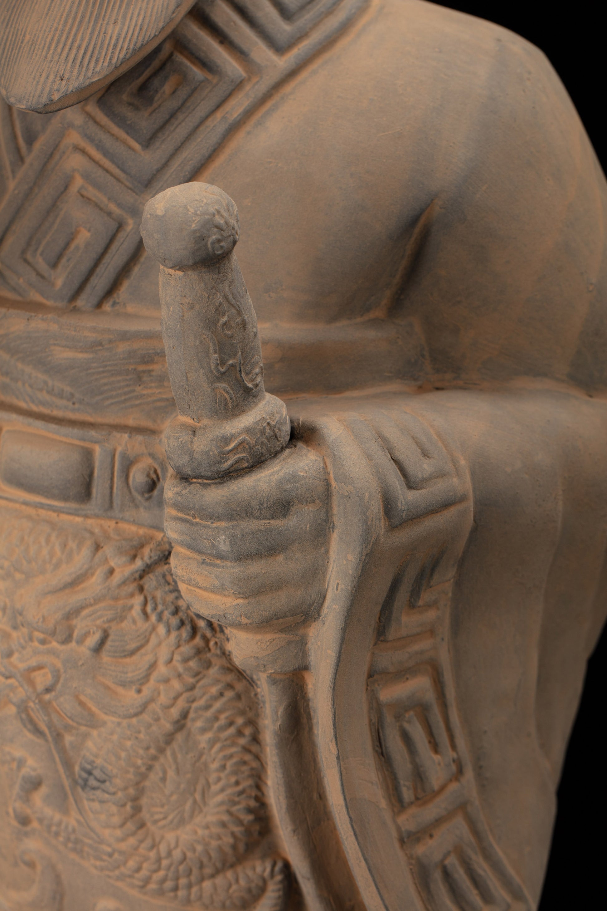 55CM Emperor - CLAYARMY -Close-up of the hands and weaponry, showcasing the precision and artistry of Clayarmy's 55CM Emperor Qin Terracotta Warrior.