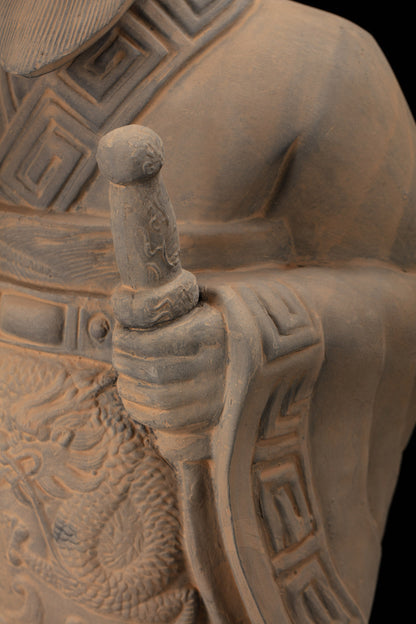 55CM Emperor - CLAYARMY -Close-up of the hands and weaponry, showcasing the precision and artistry of Clayarmy's 55CM Emperor Qin Terracotta Warrior.