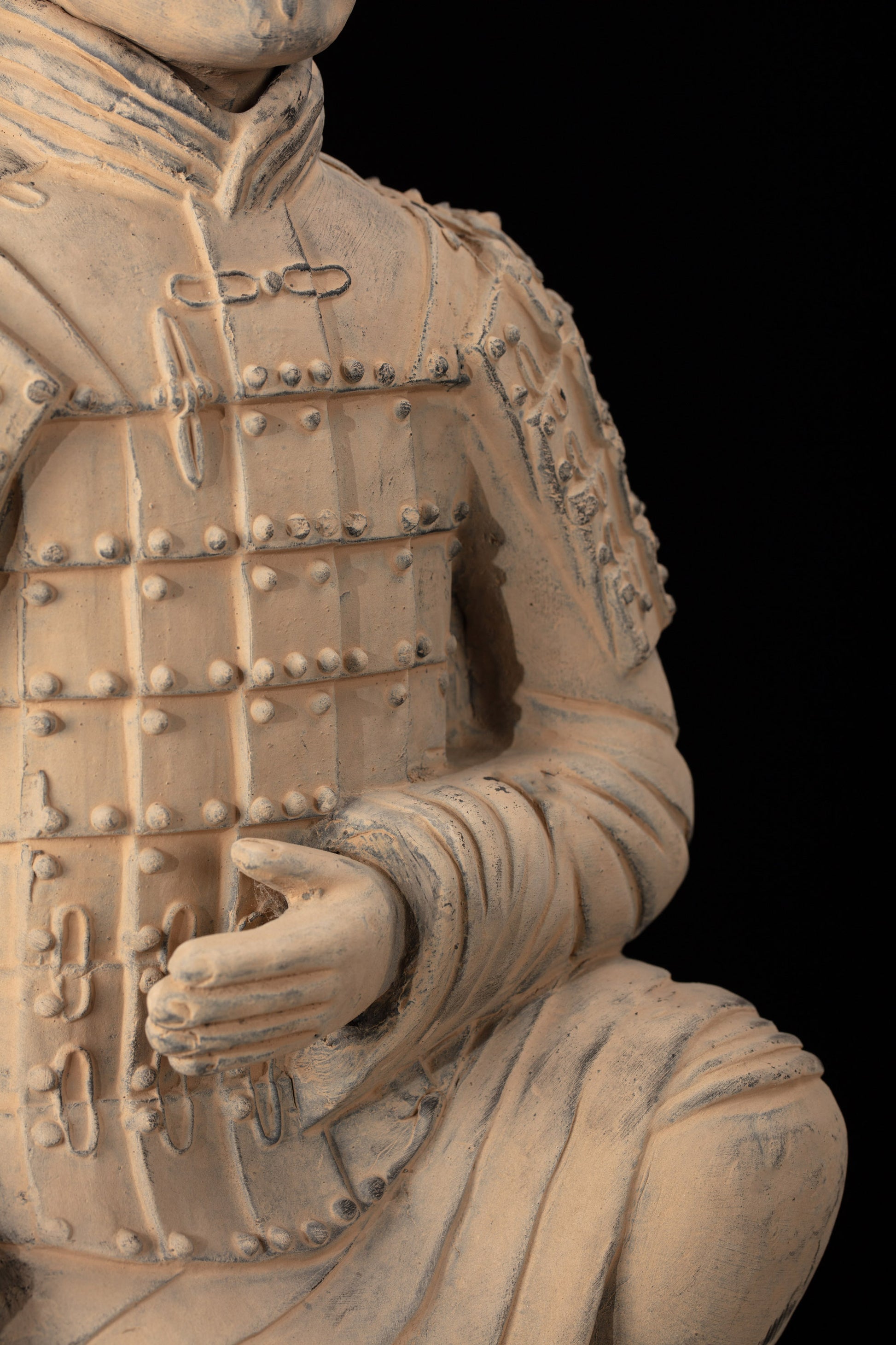 55CM Kneeling Archer - CLAYARMY-Top-down perspective showcasing the intricate details of the bow and arrow on the 55CM Kneeling Archer.