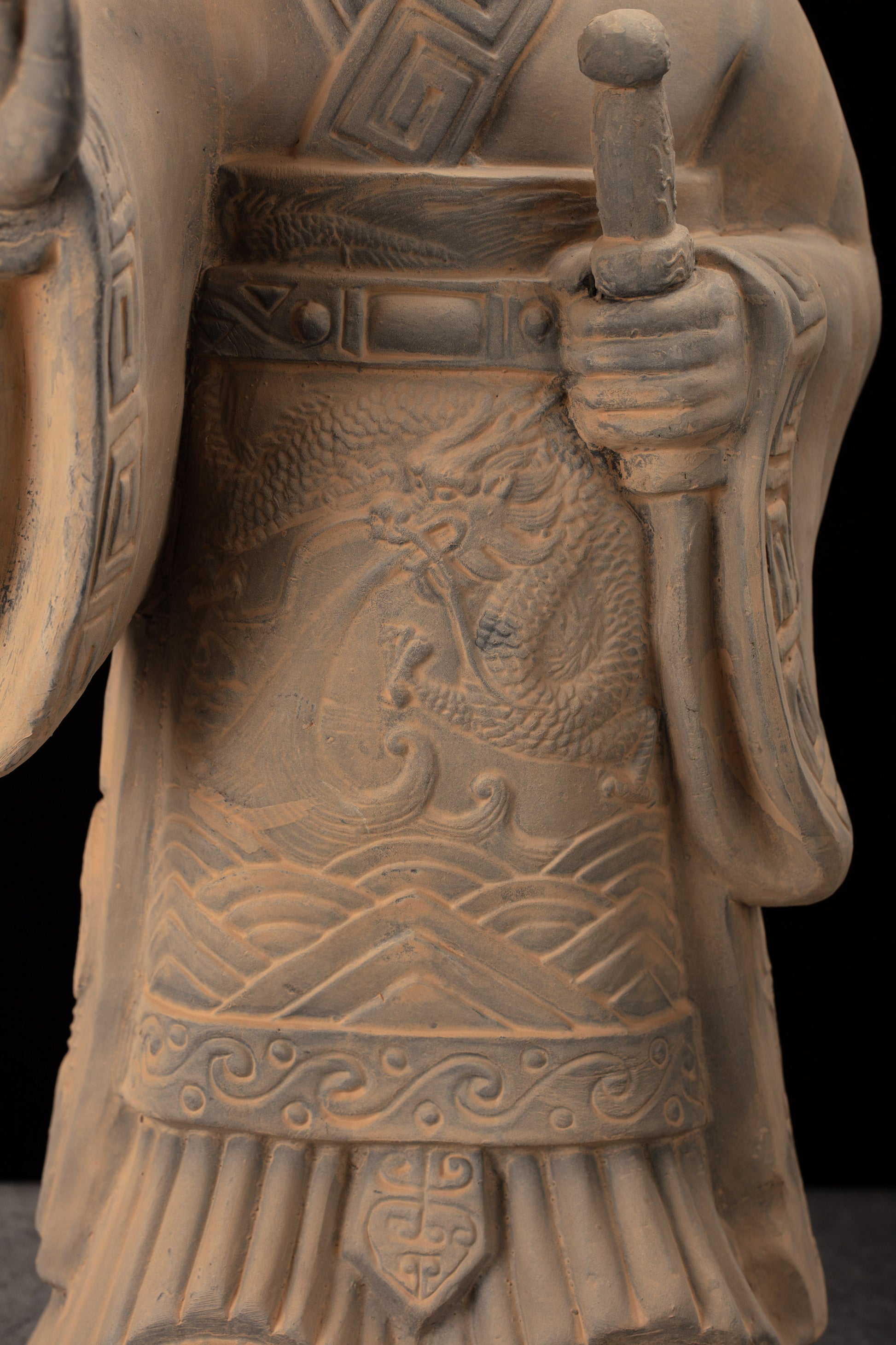 55CM Emperor - CLAYARMY -Detailed view of the finely crafted armor on Clayarmy's 55CM Emperor Qin Terracotta Warrior.