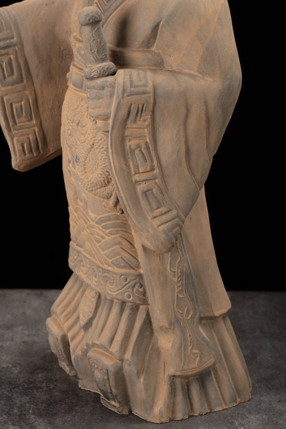 55CM Emperor - CLAYARMY -Detailed view of the weaponry carried by Clayarmy's 55CM Emperor Qin Terracotta Warrior.