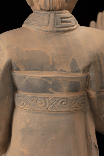 55CM Emperor - CLAYARMY-Detailed view of the back details, capturing the essence of Clayarmy's 55CM Emperor Qin Terracotta Warrior.