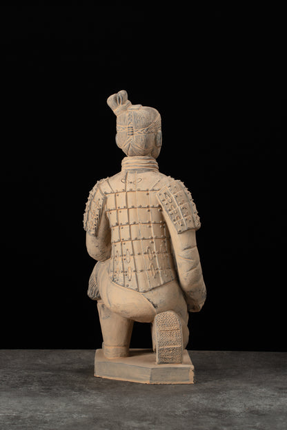 55CM Kneeling Archer - CLAYARMY-Back view focusing on the sculpted robe and accessories with vibrant colors on the 55CM Kneeling Archer.