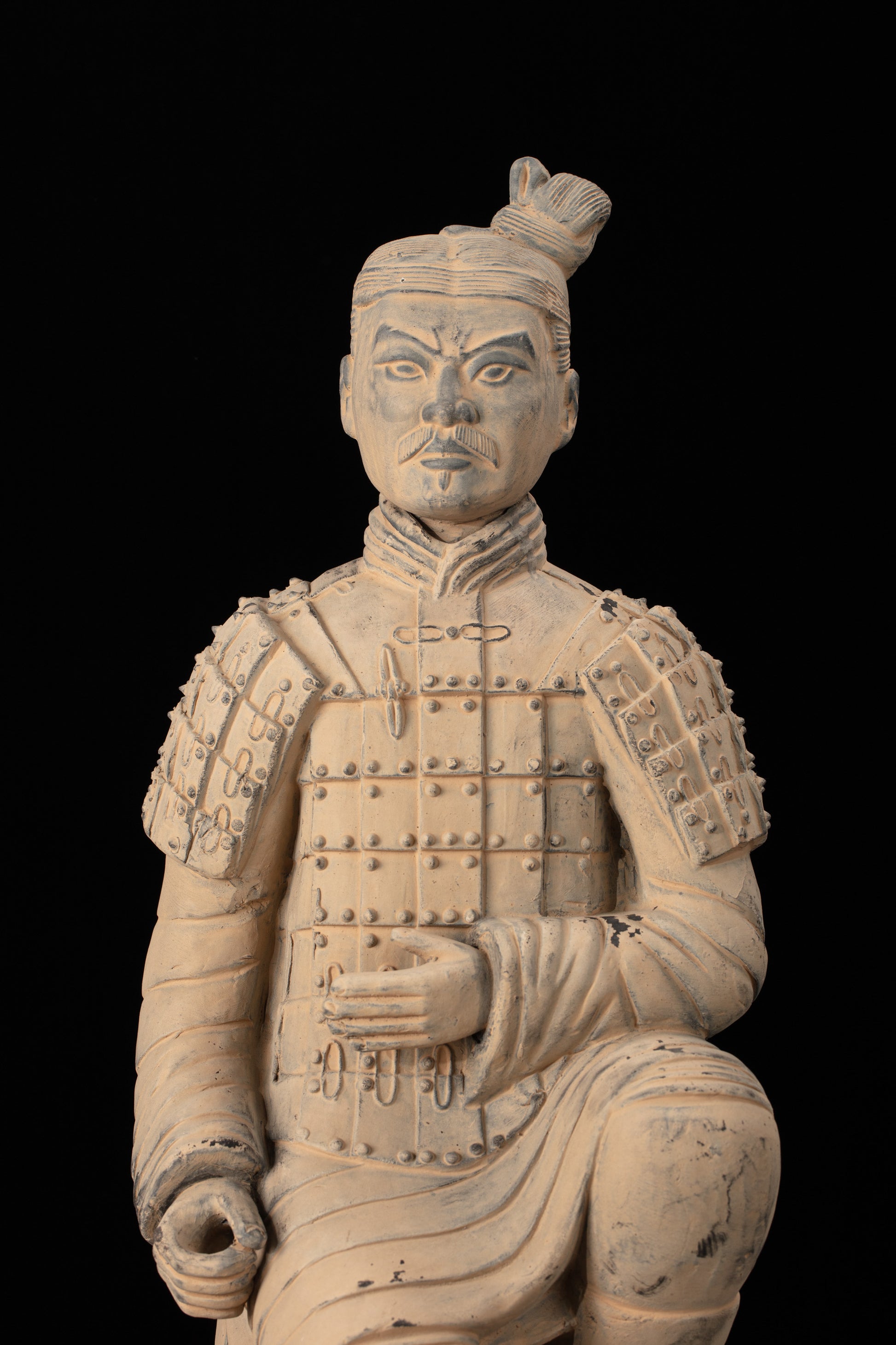 55CM Kneeling Archer - CLAYARMY-Detailed shot of the facial expression and handcrafted features on the 55CM Kneeling Archer.