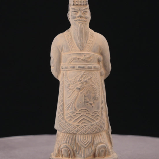 15CM Emperor - CLAYARMY -Immerse yourself in the world of Clayarmy's 15CM Emperor Qin Terracotta Warrior with this captivating video. Explore the details and craftsmanship of this miniature masterpiece.