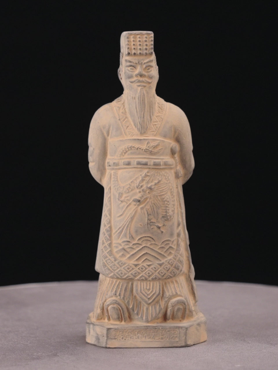 15CM Emperor - CLAYARMY -Immerse yourself in the world of Clayarmy's 15CM Emperor Qin Terracotta Warrior with this captivating video. Explore the details and craftsmanship of this miniature masterpiece.